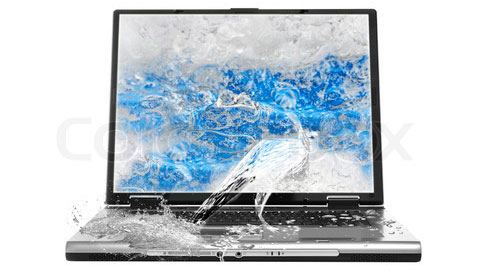 Chỉ cần một giọt nước ngấm vào laptop, bạn sẽ phải nói lời tạm biệt với “chiến mã” của mình
